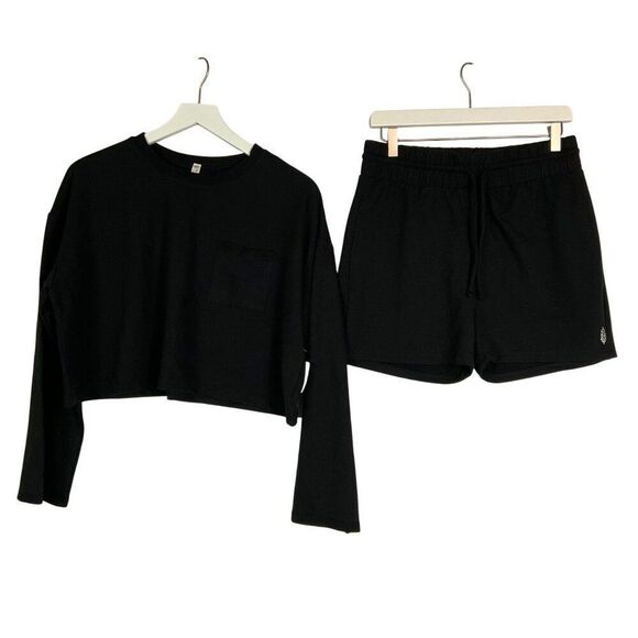 NWT Free People Movement Sunny Set Black Cropped Long Sleeve Top & Shorts Medium - Picture 4 of 16